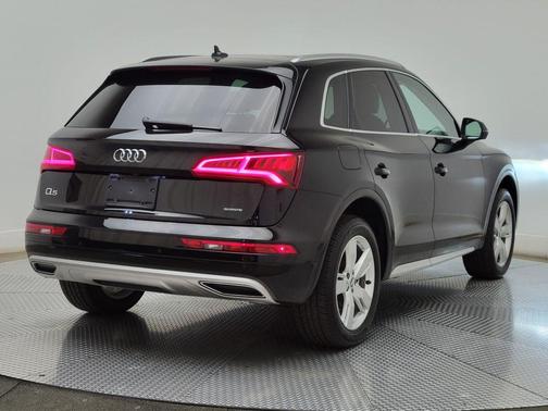 Black Metallic 2019 Audi Q5 2.0T Premium Plus