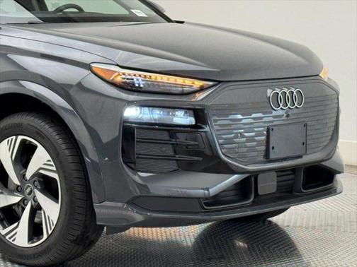 2025 Audi Q6 e-tron Premium Plus quattro