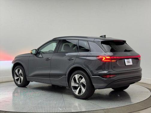 2025 Audi Q6 e-tron Premium Plus quattro
