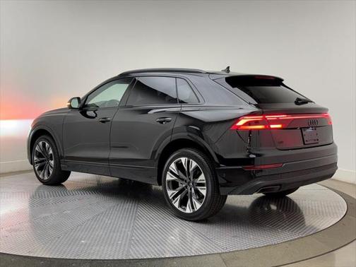 2025 Audi Q8 55 Premium Plus