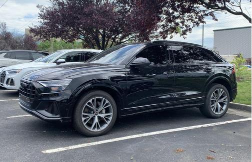Mythos Black Metallic 2023 Audi Q8 55 Premium Plus