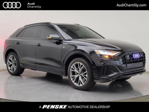 Mythos Black Metallic 2023 Audi Q8 55 Premium Plus
