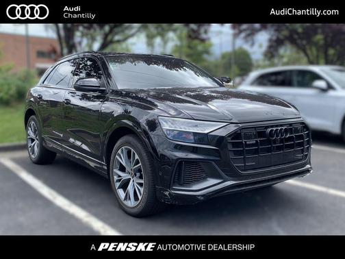 Mythos Black Metallic 2023 Audi Q8 55 Premium Plus
