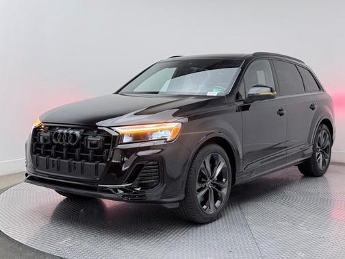 2025 Audi Q7 55 Premium Plus