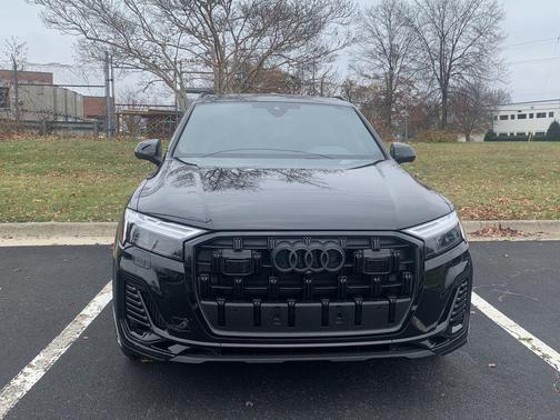 2025 Audi Q7 55 Premium Plus