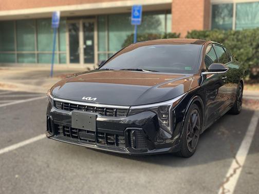 2025 Kia K4 GT-Line