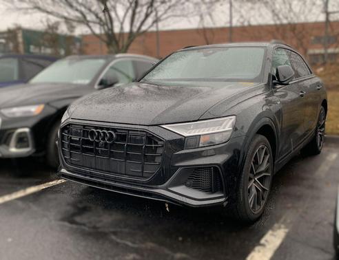 2023 Audi Q8 55 Premium Plus