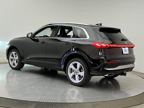 2025 Audi Q5 Premium Plus TFSI quattro S tronic