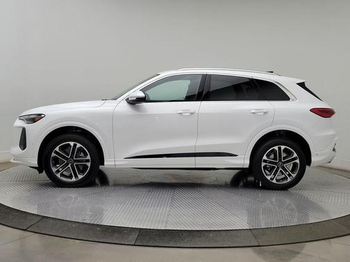 White 2025 Audi Q5 Premium TFSI quattro S tronic
