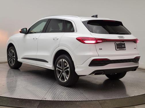 White 2025 Audi Q5 Premium TFSI quattro S tronic