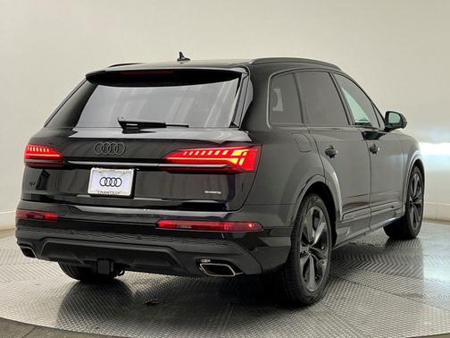 2026 Audi Q7 55 Premium Plus