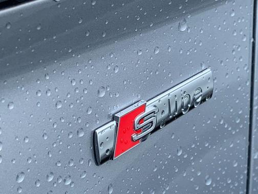Florett Silver Metallic 2024 Audi Q5 45 S line Prestige