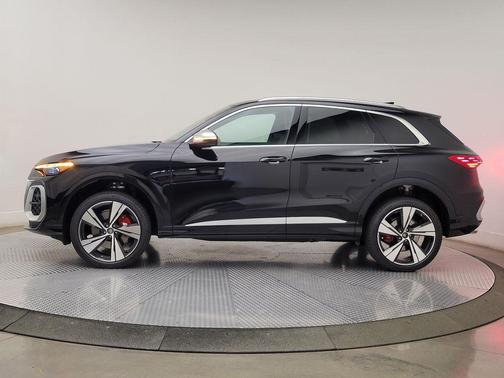 Mythos Black Metallic 2026 Audi SQ5 3.0T Premium Plus