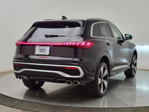 Mythos Black Metallic 2026 Audi SQ5 3.0T Premium Plus