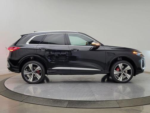 Mythos Black Metallic 2026 Audi SQ5 3.0T Premium Plus