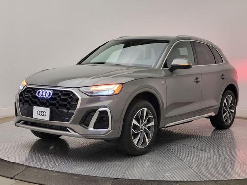 Chronos Gray Metallic 2023 Audi Q5 45 S line Premium Plus