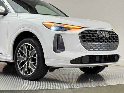 2025 Audi Q5 Premium Plus