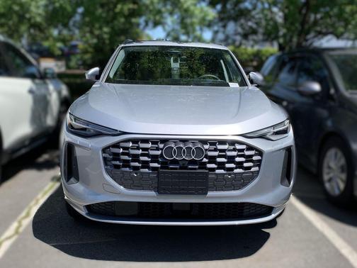 Florett Silver Metallic 2026 Audi Q5 Premium Plus TFSI quattro S tronic