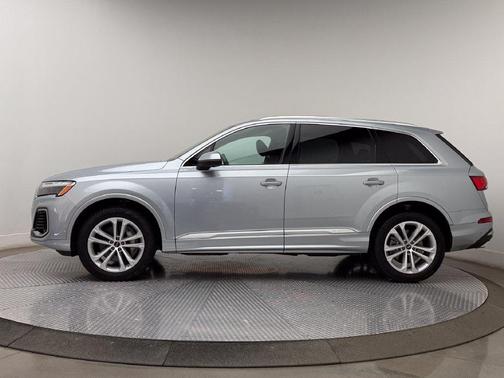 Satellite Silver Metallic 2025 Audi Q7 55 Premium Plus
