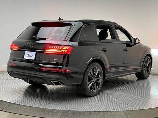 2026 Audi Q7 55 Premium Plus