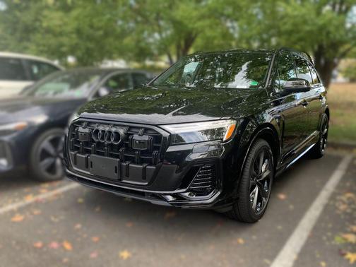 2026 Audi Q7 55 Premium Plus
