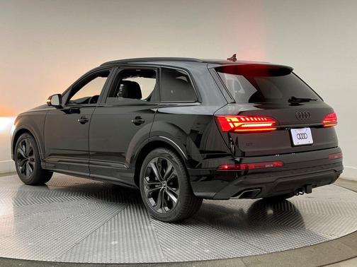 2026 Audi Q7 55 Premium Plus