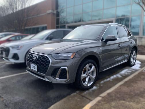 2023 Audi Q5 45 S line Premium Plus
