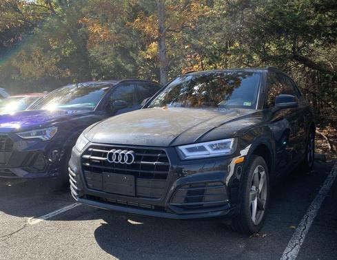 2020 Audi Q5 45 Titanium Premium