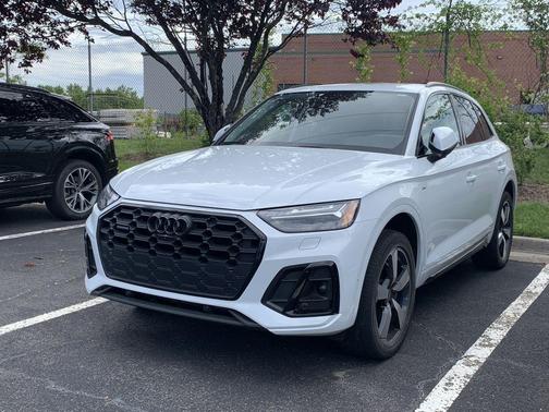 Glacier White 2023 Audi Q5 45 S line Prestige