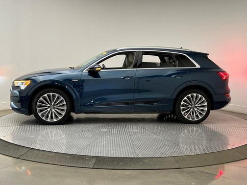 2019 Audi e-tron Premium Plus