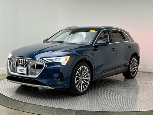 2019 Audi e-tron Premium Plus
