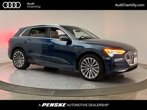 2019 Audi e-tron Premium Plus