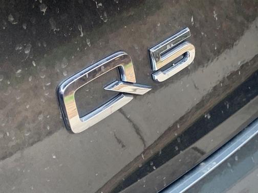 2023 Audi Q5 45 S line Premium