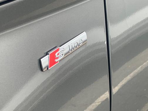 2023 Audi Q5 45 S line Premium