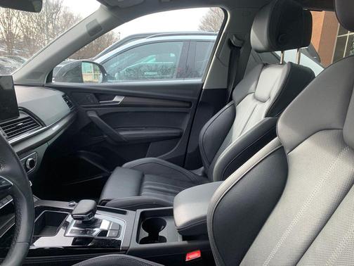 2023 Audi Q5 40 Premium Plus