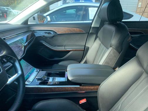 2022 Audi A8 L 55 TFSI quattro Tiptronic