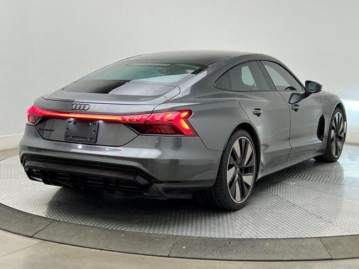 2023 Audi e-tron GT Prestige quattro