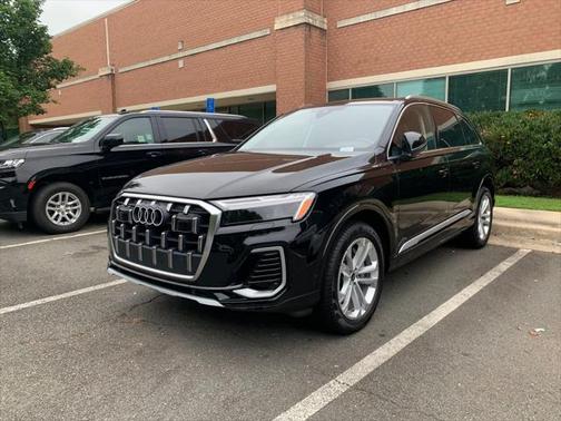 2025 Audi Q7 55 Premium Plus