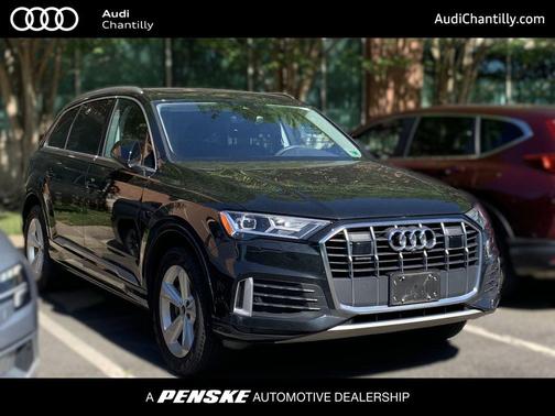 Mythos Black Metallic 2023 Audi Q7 45 Premium Plus