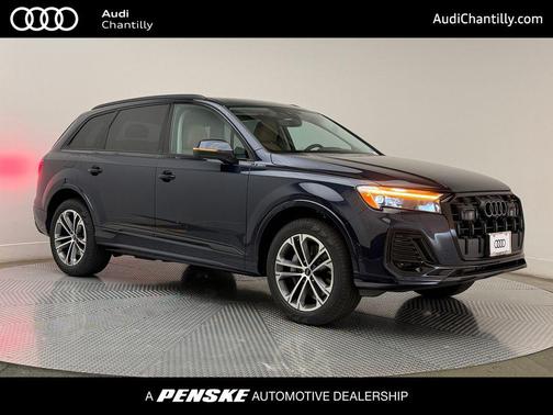 Mythos Black Metallic 2023 Audi Q7 45 Premium Plus