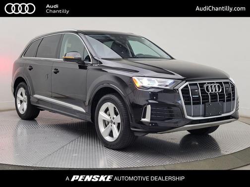 Mythos Black Metallic 2023 Audi Q7 45 Premium Plus