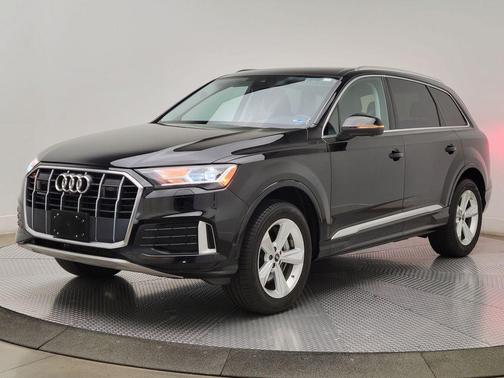 Mythos Black Metallic 2023 Audi Q7 45 Premium Plus