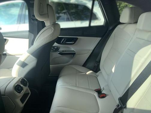 2025 Mercedes-Benz GLC 350e Base