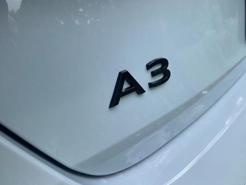 Arrow Gray Pearl Effect 2026 Audi A3 Premium