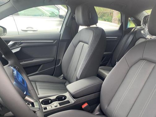 Arrow Gray Pearl Effect 2026 Audi A3 Premium