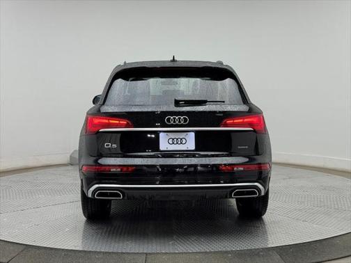 2025 Audi Q5 45 S line Premium