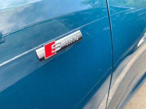 Malpelo Blue Metallic 2026 Audi Q3 TFSI quattro S tronic