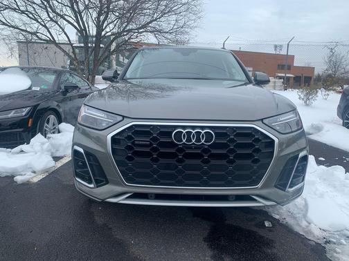 2023 Audi Q5 45 S line Premium Plus