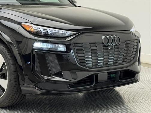 2025 Audi SQ6 e-tron Premium quattro