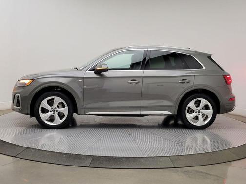 Chronos Gray Metallic 2023 Audi Q5 45 S line Premium Plus